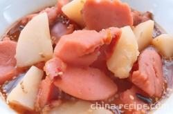 The recipe for stewed sausage with potatoes