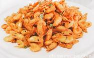 The method of frying small river shrimp