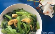 The method of stir frying eggs with rapeseed