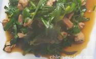 The method of stir frying pork with chives