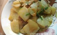 The method of making sweet potato slices with vinegar