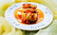 The method of making cabbage meat rolls