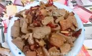 The method of stir frying pork liver with pork belly