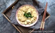 The method of stewing tender tofu