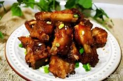 The recipe for cumin garlic flavored pork ribs