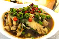 The recipe for making Tengjiao Koushui chicken wings