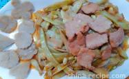 The method of stewing kidney beans with pork tenderloin