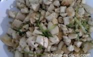The method of stir frying tofu with shredded tofu