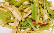 The method of stir frying celery with dried tofu