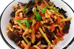 The method of making fish flavored chicken shreds