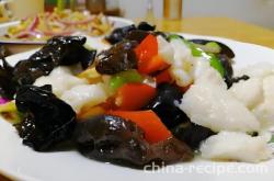 The method of stir frying fish slices