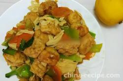 Braised bean curd soaked in Rolls of dried bean milk creams and rape