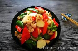 The recipe for stir frying chicken with horse hooves