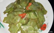 The method of dry stir frying moth eyebrow beans