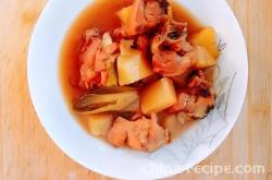 The recipe for braised chicken legs with potato chunks