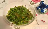 The method of stir frying green peppers with edamame