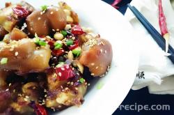 The recipe for spicy and crispy pork trotters