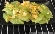 Method for stir frying lettuce and eggs