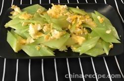 Method for stir frying lettuce and eggs