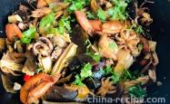 The recipe for bullfrog seafood spicy hot pot