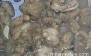 The method of stewing eggplant with chicken wings
