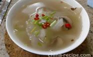 Method for making winter melon, shrimp skin, steak, and mushroom soup