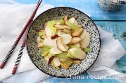 The recipe for stewing shiitake mushrooms with yam