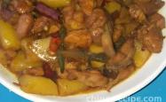 The recipe for stir frying chicken and potatoes