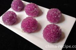 The method of making sago purple sweet potato balls