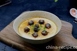 The method of making sea cucumber steamed egg custard