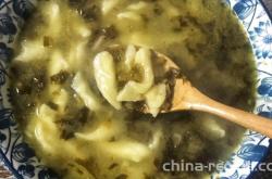 The recipe for making salted vegetable shredded pork noodle lumps