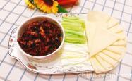 The recipe for making Beijing sauce chicken shredded meat