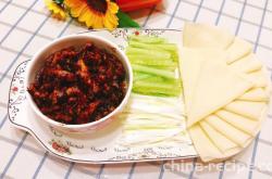 The recipe for making Beijing sauce chicken shredded meat
