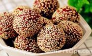 The method of making purple sweet potato glutinous rice balls