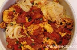 The recipe for egg tomato braised noodles