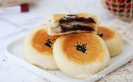 The method of making sesame bean paste cake