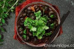 The method of braising snails with fragrant pork belly