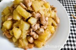 The method of stewing chicken legs with potatoes