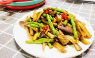 The method of cooking eggplant with cowpeas