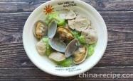 The method of making clam and loofah soup