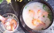 How to make fresh shrimp Congee in casserole