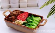 Recipe for Pork Ribs, Vegetables, and Tomato Noodles