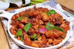 The method of stir frying chicken raw