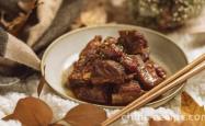 The method of making Meixiang Qiuyi small steak