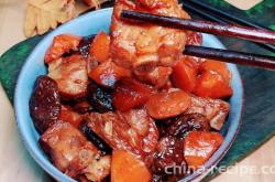 The method of stewing pork ribs with carrots