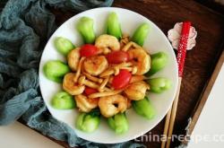 The method of stir frying shrimp with rapeseed
