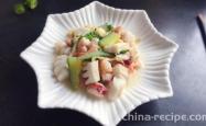 The method of stir frying cucumber and squid