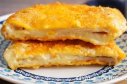 The recipe for bursting golden cheese pork chops