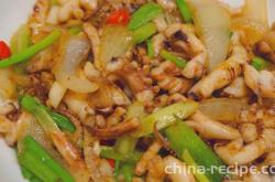 The method of frying squid with scallions