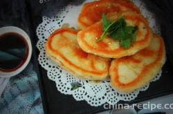 The method of making water fried buns with Henan chive noodles
